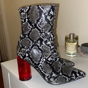 RARE Jeffrey Campbell snakeskin booties size 6